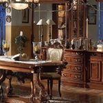 Muebles de madera en el comedor.