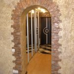 Interior con yeso decorativo.