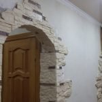 Techo tensado en el interior.