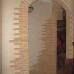 Interior con arcos