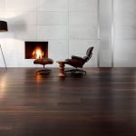 Madera oscura para la decoración del piso