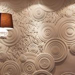 Círculos en la pared de yeso decorativo.