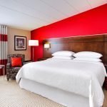 Habitación blanca y roja