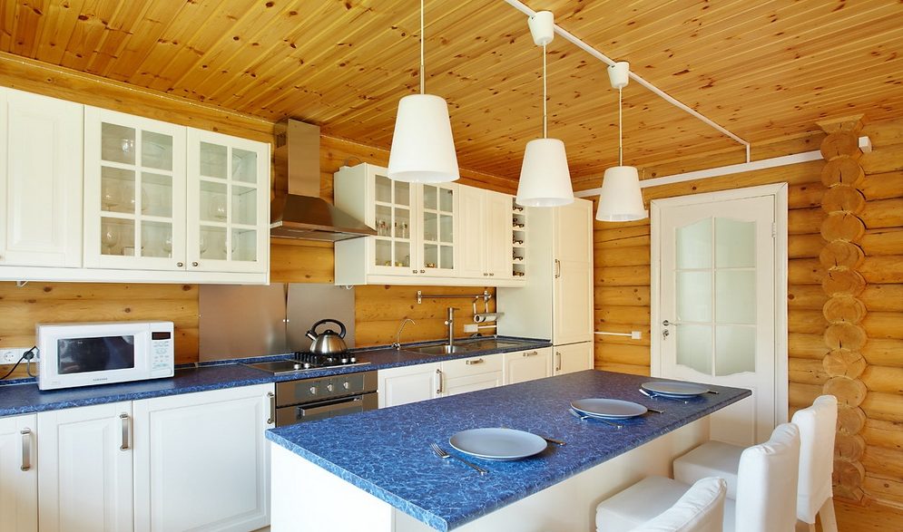 Interior de cocina moderna en el país