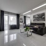 Piso de luz en el interior