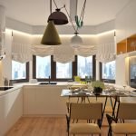 Arreglo de muebles en la cocina.