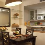 Espejo sobre la mesa