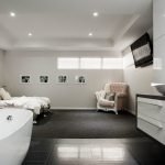 Baño con sillon
