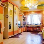Habitación infantil naranja