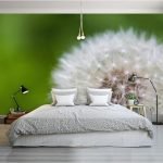 Diente de león sobre un fondo verde