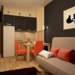 La lámpara sobre la mesa