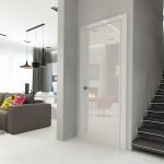 Puerta blanca en el interior
