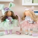 Niñas con conejitos