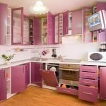 Acogedora cocina morada