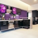 Cocina negra y morada