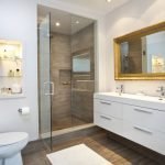 Espejo sobre el lavabo