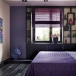 Tonos de lila en el interior del dormitorio.