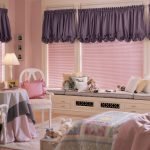Habitación para la niña en tonos morados.