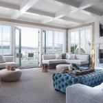 Diseño moderno de apartamentos con ventanas panorámicas.