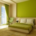 La combinación de verde y beige en el interior del dormitorio.