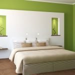 La combinación de verde y blanco en el interior del dormitorio.