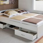 Cama con cajones