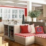 Muebles tapizados con estampado a cuadros rojos