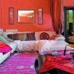 Habitación roja en estilo oriental