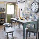 Celda de patchwork en el interior de la cocina.