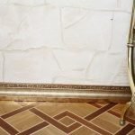 Zócalos bajo bronce