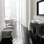 Espejo sobre el lavabo