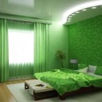 Marrón y verde en el interior del dormitorio.
