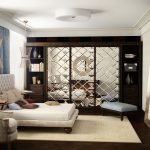 Mueble espejo en el dormitorio
