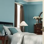 Muebles oscuros