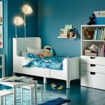 Lámparas sobre la cama