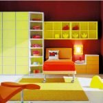 La combinación de rojo y amarillo.