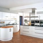 Gran cocina blanca