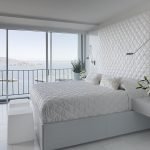 Dormitorio con vista al mar
