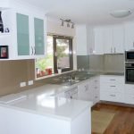 Cocina en blanco
