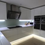 Iluminación debajo de los cajones