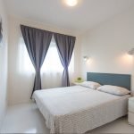 Dormitorio blanco brillante