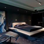 Pintura junto a la cama