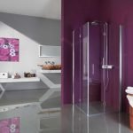 Baño en blanco y morado