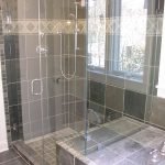 Cabina de ducha con vidrio transparente
