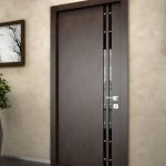 Puertas con decoración de vidrio.