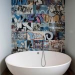 Bañera inusual en el interior