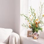 Florero en la ventana