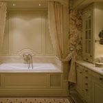 Luces empotradas sobre el baño