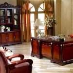 Muebles de madera en la oficina