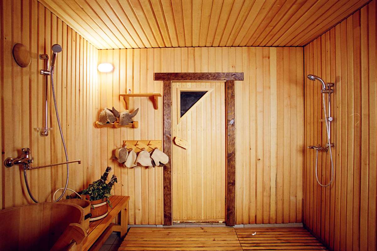 Pranje u unutrašnjosti kupke